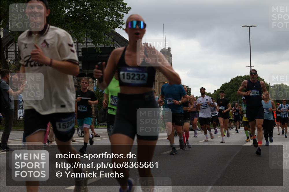 29.06.2025 - hella hamburg halbmarathon Yannick Fuchs http://msf.ph/oto/8365661 29.06.2025 10:53:22 20KM 2006, 2348, 2584, 2957, 2978, 3114, 3181, 3279, 3425, 3983, 4088, 4592, 4796, 5885, 6087, 6202, 6220, 6438, 7031, 7223, 7287, 8290, 10036, 10488, 10587, 10759, 10896, 10943, 11018, 11935, 11938, 12206, 12261, 12564, 12633, 12736, 12779, 12862, 13583, 13761, 14567, 14732, 14902, 14928, 14965, 15232, 15240, 15284, 15785, 16227, 16341, 16754, 16910, 16915, 16980, 17176, 17304, 17503, 17630, 18153, 18327, 18467, 18485, 18716, 18855, 19015, 19160 meine-sportfotos.de