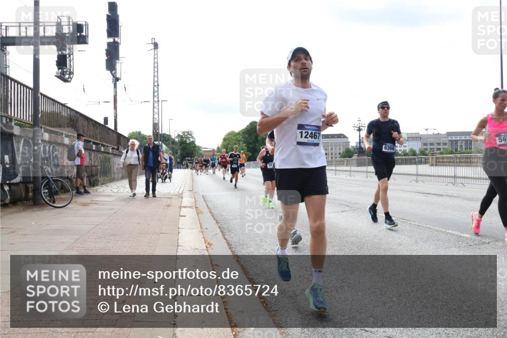 29.06.2025 - hella hamburg halbmarathon Lena Gebhardt http://msf.ph/oto/8365724 29.06.2025 10:14:31 Lombardsbrücke 18, 12467, 56, 6366, 1194, 1406, 1728, 1890, 2046, 2494, 2990, 3020, 3154, 3454, 3691, 3756, 3834, 3939, 4032, 4962, 5191, 5670, 5981, 6028, 6083, 6089, 6287, 6366, 6935, 7209, 7442, 7802, 7840, 7991, 8001, 8055, 8057, 8147, 8409, 8755, 8892, 9556, 9663, 9709, 9845, 9886, 10224, 10391, 10610, 11987, 12467, 12938, 13237, 13285, 13788, 14488, 15840, 16126, 18236, 18239 meine-sportfotos.de