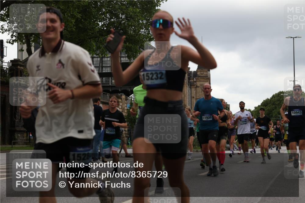 29.06.2025 - hella hamburg halbmarathon Yannick Fuchs http://msf.ph/oto/8365729 29.06.2025 10:53:22 20KM 2006, 2348, 2584, 2957, 2978, 3114, 3181, 3279, 3425, 3983, 4088, 4592, 4796, 5885, 6087, 6202, 6220, 6438, 7031, 7223, 7287, 8290, 10036, 10488, 10587, 10759, 10896, 10943, 11018, 11935, 11938, 12206, 12261, 12564, 12633, 12736, 12779, 12862, 13583, 13761, 14567, 14732, 14902, 14928, 14965, 15232, 15240, 15284, 15785, 16227, 16341, 16754, 16910, 16915, 16980, 17176, 17304, 17503, 17630, 18153, 18327, 18467, 18485, 18716, 18855, 19015, 19160 meine-sportfotos.de
