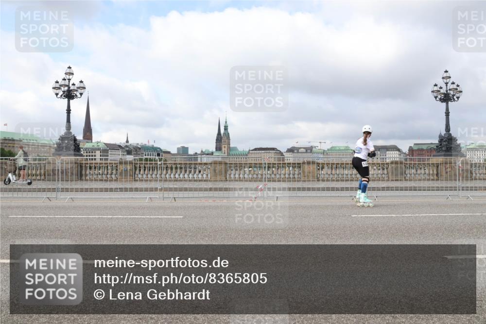 29.06.2025 - hella hamburg halbmarathon Lena Gebhardt http://msf.ph/oto/8365805 29.06.2025 09:10:52 Lombardsbrücke  meine-sportfotos.de