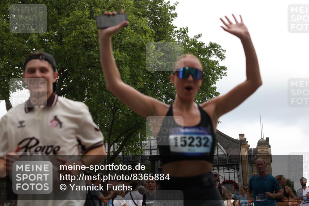 29.06.2025 - hella hamburg halbmarathon Yannick Fuchs http://msf.ph/oto/8365884 29.06.2025 10:53:22 20KM 2006, 2348, 2584, 2957, 2978, 3114, 3181, 3279, 3425, 3983, 4088, 4592, 4796, 5885, 6087, 6202, 6220, 6438, 7031, 7223, 7287, 8290, 10036, 10488, 10587, 10759, 10896, 10943, 11018, 11935, 11938, 12206, 12261, 12564, 12633, 12736, 12779, 12862, 13583, 13761, 14567, 14732, 14902, 14928, 14965, 15232, 15240, 15284, 15785, 16227, 16341, 16754, 16910, 16915, 16980, 17176, 17304, 17503, 17630, 18153, 18327, 18467, 18485, 18716, 18855, 19015, 19160 meine-sportfotos.de