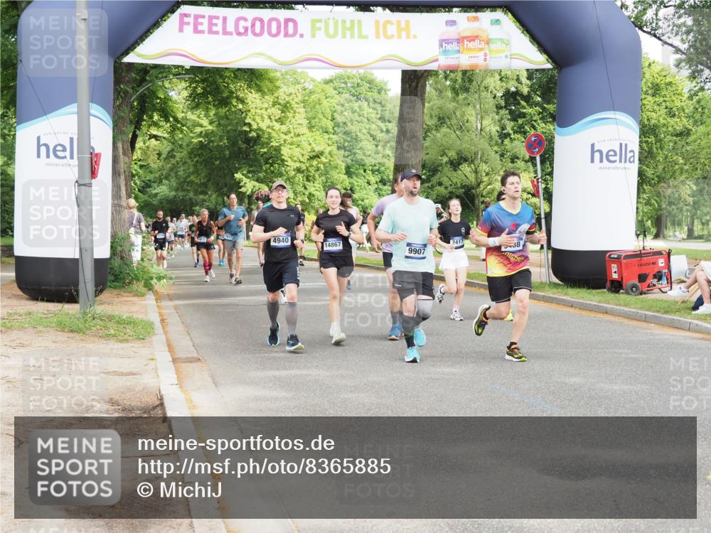 29.06.2025 - hella hamburg halbmarathon MichiJ http://msf.ph/oto/8365885 29.06.2025 10:43:51 Zwischen KM18-KM19 1563, 2417, 3836, 4167, 5033, 6416, 7716, 8542, 8652, 9361, 9488, 9907, 11212, 11612, 14678, 18501 meine-sportfotos.de