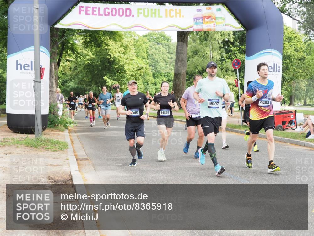 29.06.2025 - hella hamburg halbmarathon MichiJ http://msf.ph/oto/8365918 29.06.2025 10:43:52 Zwischen KM18-KM19 1563, 2417, 3836, 4940, 5033, 6416, 7716, 8542, 8652, 9361, 9488, 9907, 11212, 11612, 14678, 14867 meine-sportfotos.de