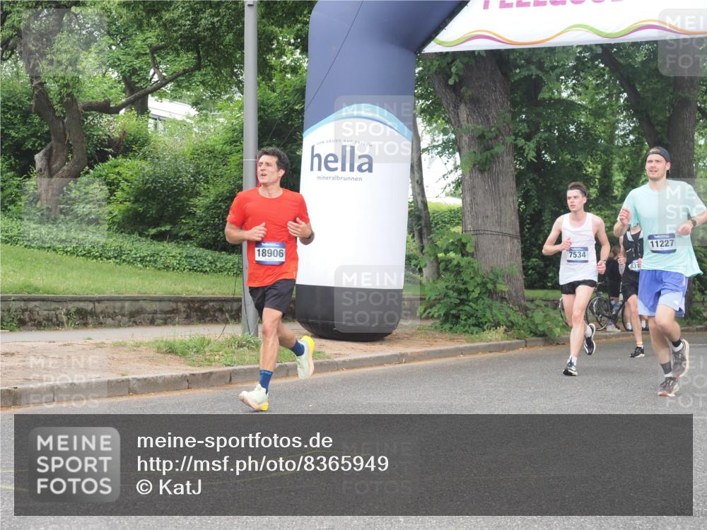 29.06.2025 - hella hamburg halbmarathon KatJ http://msf.ph/oto/8365949 29.06.2025 10:23:02 Zwischen KM18-KM19 1053, 1080, 5193, 6305 meine-sportfotos.de