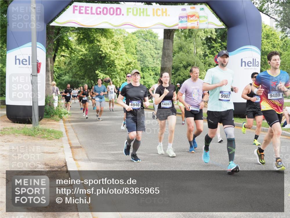 29.06.2025 - hella hamburg halbmarathon MichiJ http://msf.ph/oto/8365965 29.06.2025 10:43:52 Zwischen KM18-KM19 1563, 2417, 3836, 4940, 5033, 6416, 7716, 8542, 8652, 9361, 9488, 9907, 11212, 11612, 14678, 14867 meine-sportfotos.de
