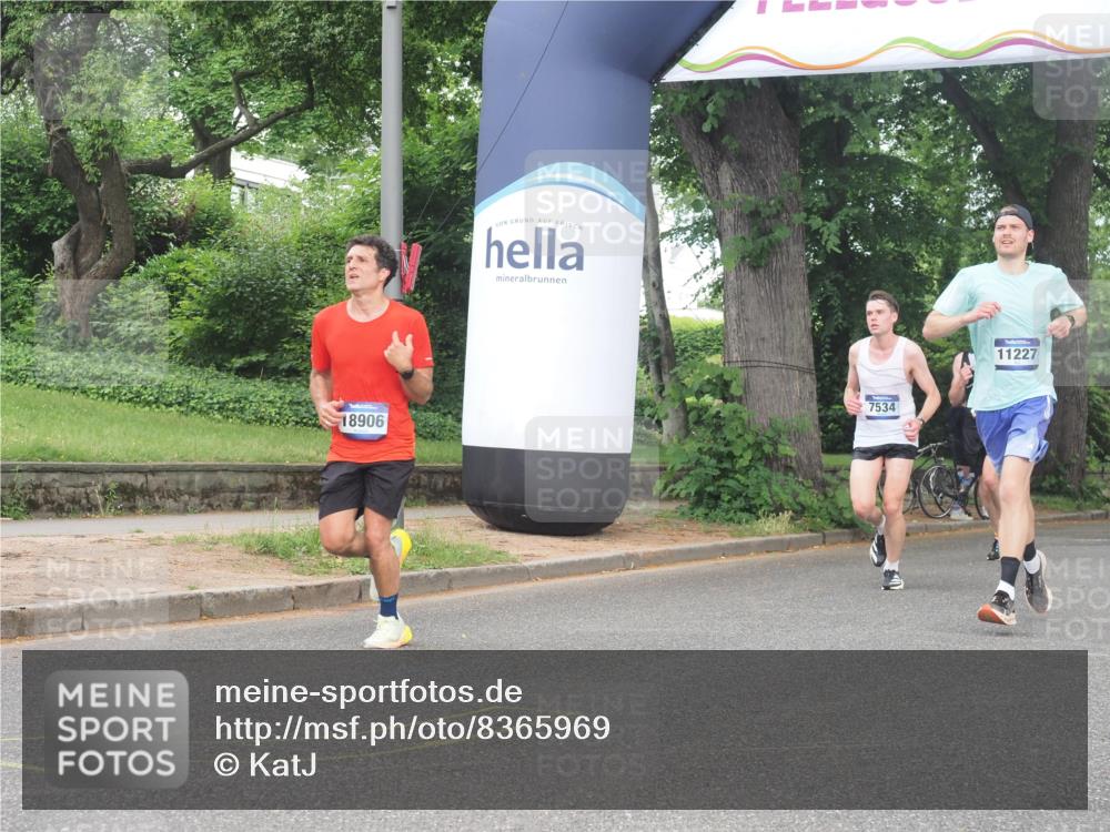 29.06.2025 - hella hamburg halbmarathon KatJ http://msf.ph/oto/8365969 29.06.2025 10:23:03 Zwischen KM18-KM19 1053, 1080, 5193, 6305, 7534 meine-sportfotos.de