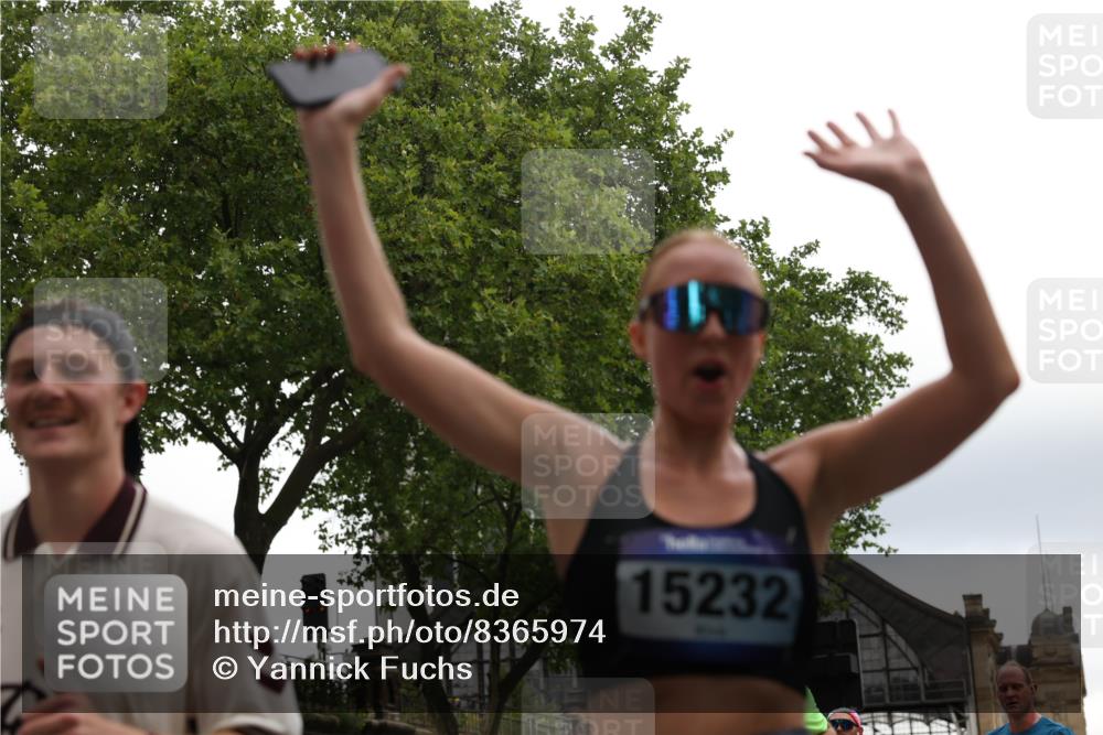 29.06.2025 - hella hamburg halbmarathon Yannick Fuchs http://msf.ph/oto/8365974 29.06.2025 10:53:22 20KM 2006, 2348, 2584, 2957, 2978, 3114, 3181, 3279, 3425, 3983, 4088, 4592, 4796, 5885, 6087, 6202, 6220, 6438, 7031, 7223, 7287, 8290, 10036, 10488, 10587, 10759, 10896, 10943, 11018, 11935, 11938, 12206, 12261, 12564, 12633, 12736, 12779, 12862, 13583, 13761, 14567, 14732, 14902, 14928, 14965, 15232, 15240, 15284, 15785, 16227, 16341, 16754, 16910, 16915, 16980, 17176, 17304, 17503, 17630, 18153, 18327, 18467, 18485, 18716, 18855, 19015, 19160 meine-sportfotos.de
