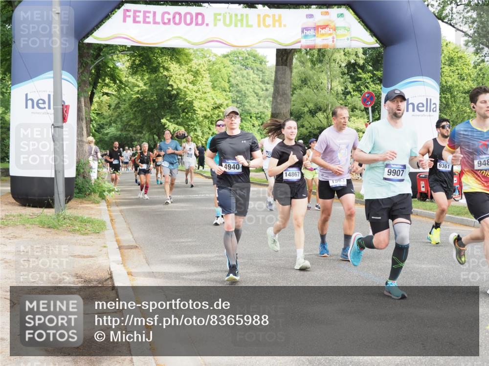 29.06.2025 - hella hamburg halbmarathon MichiJ http://msf.ph/oto/8365988 29.06.2025 10:43:52 Zwischen KM18-KM19 1563, 2417, 3836, 4940, 5033, 6416, 7716, 8542, 8652, 9361, 9488, 9907, 11212, 11612, 14678, 14867 meine-sportfotos.de