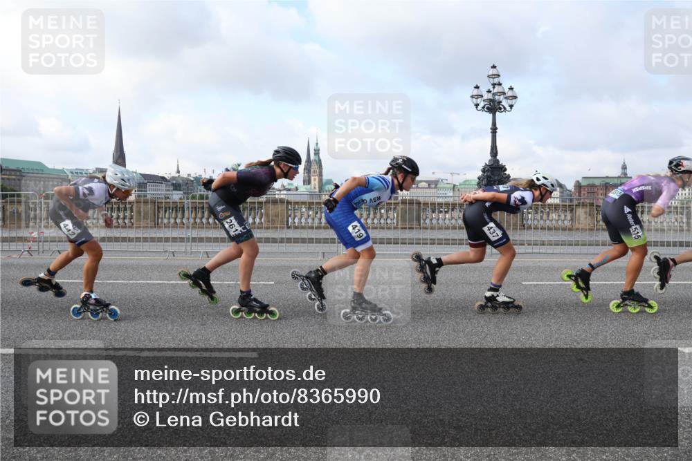 29.06.2025 - hella hamburg halbmarathon Lena Gebhardt http://msf.ph/oto/8365990 29.06.2025 08:49:01 Lombardsbrücke 442, 261, 419, 437, 515 meine-sportfotos.de