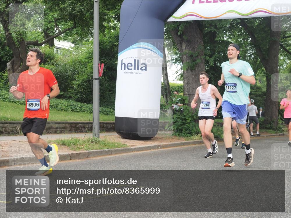 29.06.2025 - hella hamburg halbmarathon KatJ http://msf.ph/oto/8365999 29.06.2025 10:23:03 Zwischen KM18-KM19 1053, 1080, 5193, 6305, 7534 meine-sportfotos.de