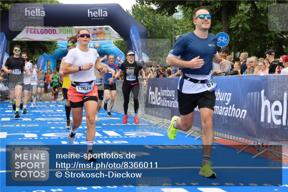 29.06.2025 - hella hamburg halbmarathon Strokosch-Dieckow http://msf.ph/oto/8366011 29.06.2025 10:50:25 Ziel 3414, 4127, 4247, 5447, 6282, 6795, 7397, 8153, 8899, 11455, 12035, 12624, 12949, 13812, 14034, 14626, 16242, 16806, 17247, 17319, 18394 meine-sportfotos.de