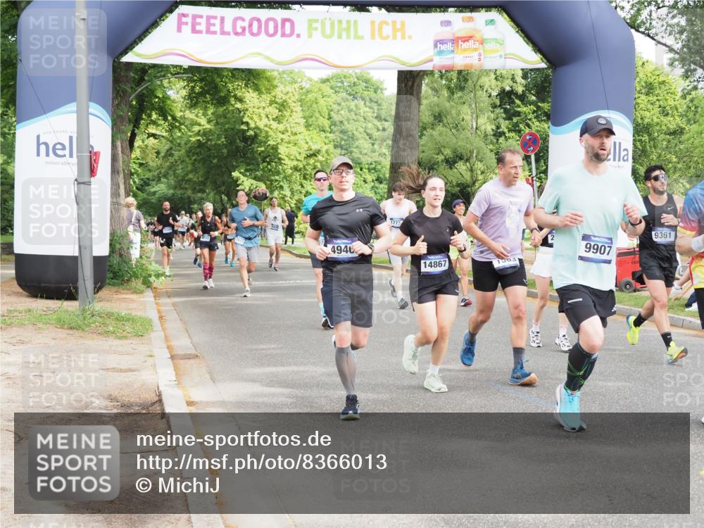 29.06.2025 - hella hamburg halbmarathon MichiJ http://msf.ph/oto/8366013 29.06.2025 10:43:52 Zwischen KM18-KM19 1563, 2417, 3836, 4940, 5033, 6416, 7716, 8542, 8652, 9361, 9488, 9907, 11212, 11612, 14678, 14867 meine-sportfotos.de