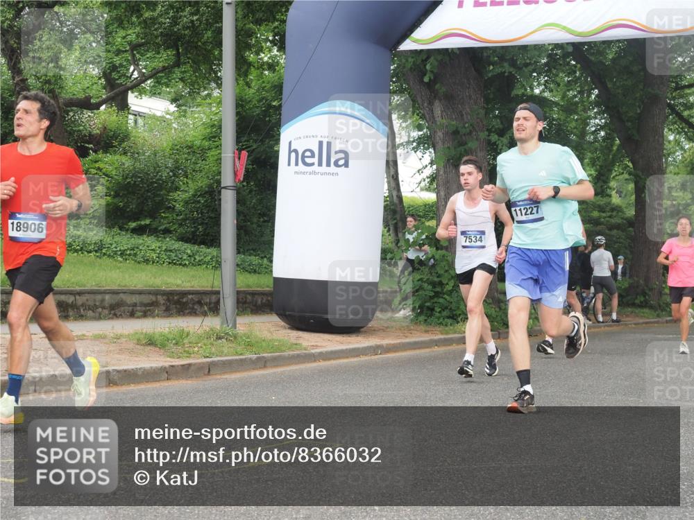 29.06.2025 - hella hamburg halbmarathon KatJ http://msf.ph/oto/8366032 29.06.2025 10:23:03 Zwischen KM18-KM19 1053, 1080, 5193, 6305, 7534 meine-sportfotos.de