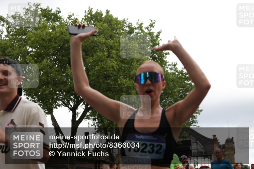 29.06.2025 - hella hamburg halbmarathon Yannick Fuchs http://msf.ph/oto/8366034 29.06.2025 10:53:22 20KM 2006, 2348, 2584, 2957, 2978, 3114, 3181, 3279, 3425, 3983, 4088, 4592, 4796, 5885, 6087, 6202, 6220, 6438, 7031, 7223, 7287, 8290, 10036, 10488, 10587, 10759, 10896, 10943, 11018, 11935, 11938, 12206, 12261, 12564, 12633, 12736, 12779, 12862, 13583, 13761, 14567, 14732, 14902, 14928, 14965, 15232, 15240, 15284, 15785, 16227, 16341, 16754, 16910, 16915, 16980, 17176, 17304, 17503, 17630, 18153, 18327, 18467, 18485, 18716, 18855, 19015, 19160 meine-sportfotos.de
