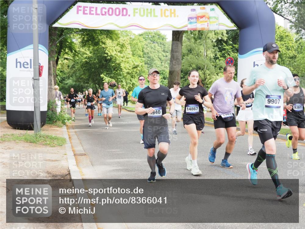 29.06.2025 - hella hamburg halbmarathon MichiJ http://msf.ph/oto/8366041 29.06.2025 10:43:52 Zwischen KM18-KM19 1563, 2417, 3836, 4940, 5033, 6416, 7716, 8542, 8652, 9361, 9488, 9907, 11212, 11612, 14678, 14867 meine-sportfotos.de