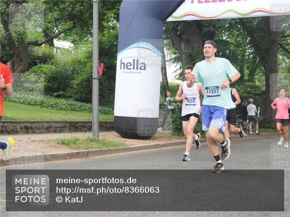 29.06.2025 - hella hamburg halbmarathon KatJ http://msf.ph/oto/8366063 29.06.2025 10:23:03 Zwischen KM18-KM19 1053, 1080, 5193, 6305, 7534 meine-sportfotos.de