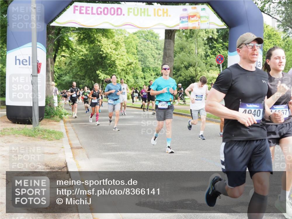 29.06.2025 - hella hamburg halbmarathon MichiJ http://msf.ph/oto/8366141 29.06.2025 10:43:53 Zwischen KM18-KM19 1563, 2417, 2676, 3836, 4940, 5033, 6416, 8542, 9361, 9488, 9907, 13523, 14678, 14867, 17779 meine-sportfotos.de
