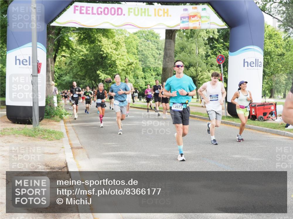 29.06.2025 - hella hamburg halbmarathon MichiJ http://msf.ph/oto/8366177 29.06.2025 10:43:54 Zwischen KM18-KM19 1563, 2417, 2676, 3836, 4940, 5033, 6416, 8542, 9361, 9488, 9907, 13523, 14678, 14867, 17779 meine-sportfotos.de
