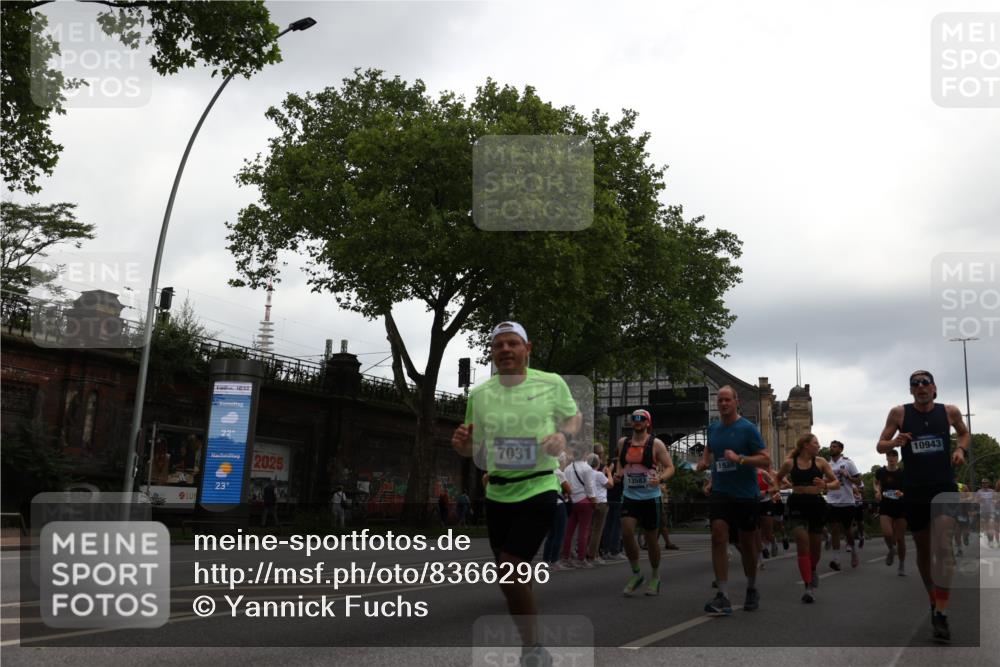 29.06.2025 - hella hamburg halbmarathon Yannick Fuchs http://msf.ph/oto/8366296 29.06.2025 10:53:23 20KM 2006, 2348, 2584, 2957, 2978, 3114, 3181, 3279, 3425, 3983, 4088, 4592, 4796, 5885, 6087, 6202, 6220, 6438, 7031, 7223, 7287, 10488, 10587, 10759, 10896, 10943, 11018, 11935, 11938, 12206, 12261, 12564, 12633, 12736, 12779, 12862, 13583, 13761, 14567, 14732, 14902, 14928, 14965, 15232, 15240, 15284, 15785, 16227, 16341, 16754, 16910, 16915, 16980, 17176, 17304, 17503, 17630, 18153, 18327, 18467, 18485, 18716, 18855, 19015, 19160 meine-sportfotos.de