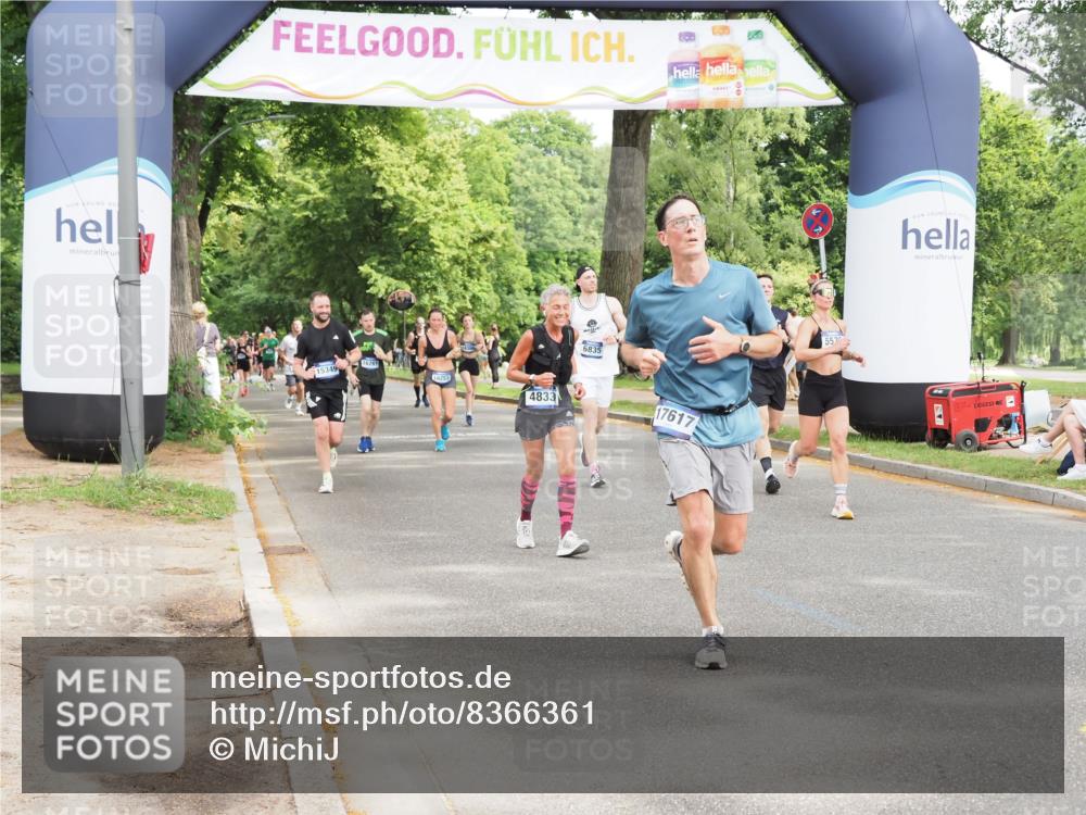 29.06.2025 - hella hamburg halbmarathon MichiJ http://msf.ph/oto/8366361 29.06.2025 10:43:56 Zwischen KM18-KM19 1563, 2417, 2676, 4833, 4940, 5570, 6416, 6835, 9361, 9488, 9907, 11554, 13523, 14867, 17617, 17779 meine-sportfotos.de