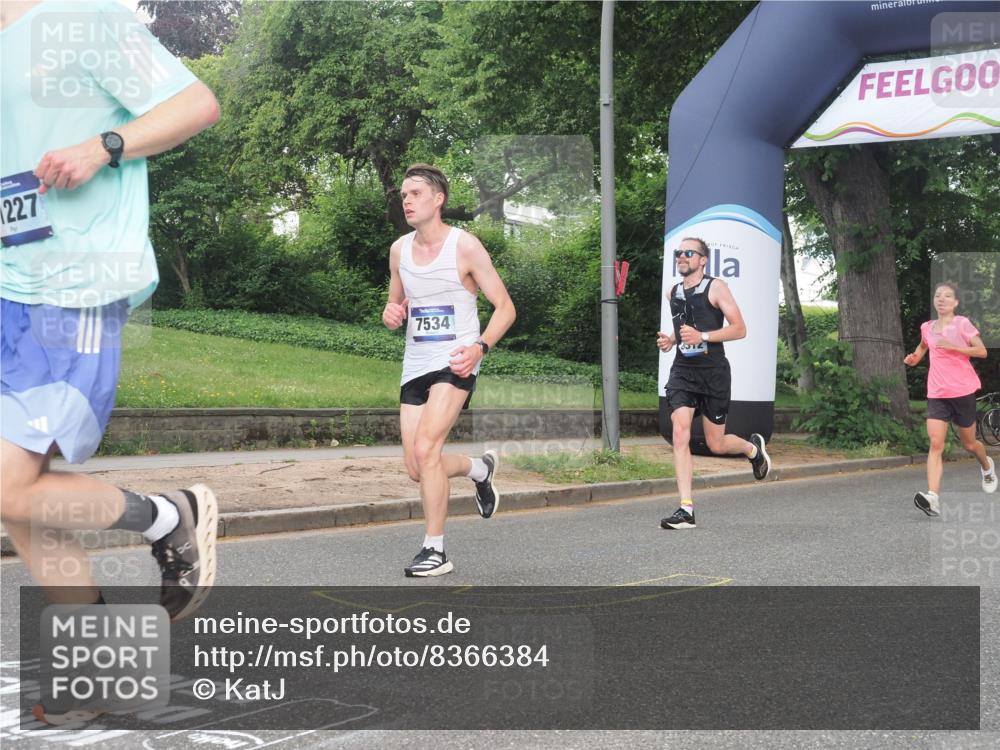 29.06.2025 - hella hamburg halbmarathon KatJ http://msf.ph/oto/8366384 29.06.2025 10:23:05 Zwischen KM18-KM19 1080, 6305, 7534, 8312 meine-sportfotos.de