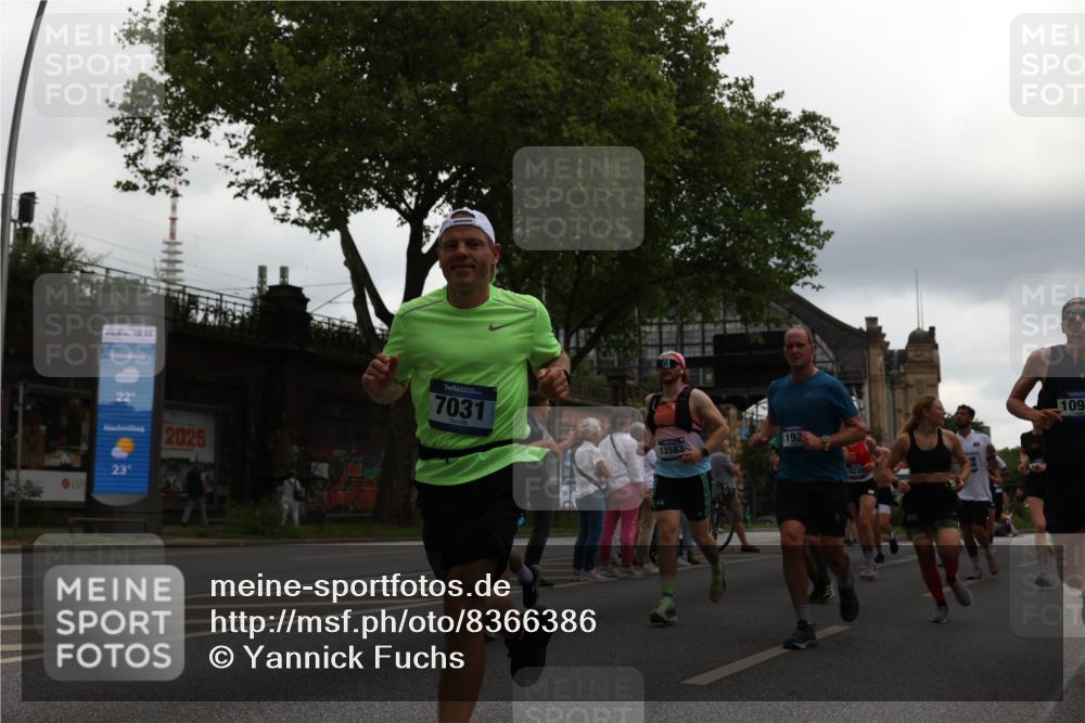 29.06.2025 - hella hamburg halbmarathon Yannick Fuchs http://msf.ph/oto/8366386 29.06.2025 10:53:23 20KM 2006, 2348, 2584, 2957, 2978, 3114, 3181, 3279, 3425, 3983, 4088, 4592, 4796, 5885, 6087, 6202, 6220, 6438, 7031, 7223, 7287, 10488, 10587, 10759, 10896, 10943, 11018, 11935, 11938, 12206, 12261, 12564, 12633, 12736, 12779, 12862, 13583, 13761, 14567, 14732, 14902, 14928, 14965, 15232, 15240, 15284, 15785, 16227, 16341, 16754, 16910, 16915, 16980, 17176, 17304, 17503, 17630, 18153, 18327, 18467, 18485, 18716, 18855, 19015, 19160 meine-sportfotos.de