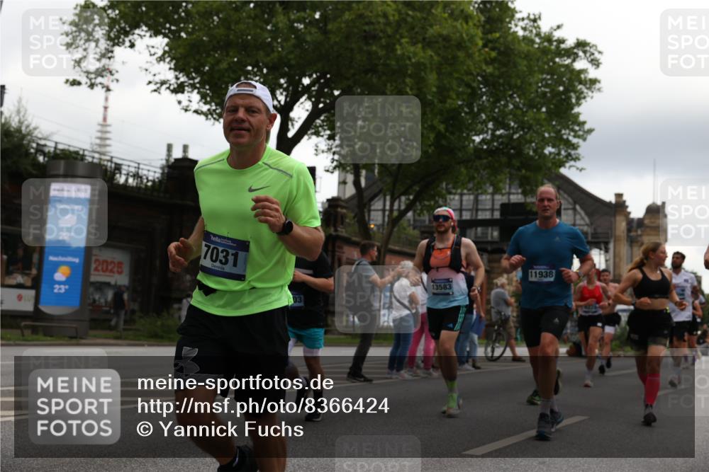 29.06.2025 - hella hamburg halbmarathon Yannick Fuchs http://msf.ph/oto/8366424 29.06.2025 10:53:23 20KM 2006, 2348, 2584, 2957, 2978, 3114, 3181, 3279, 3425, 3983, 4088, 4592, 4796, 5885, 6087, 6202, 6220, 6438, 7031, 7223, 7287, 10488, 10587, 10759, 10896, 10943, 11018, 11935, 11938, 12206, 12261, 12564, 12633, 12736, 12779, 12862, 13583, 13761, 14567, 14732, 14902, 14928, 14965, 15232, 15240, 15284, 15785, 16227, 16341, 16754, 16910, 16915, 16980, 17176, 17304, 17503, 17630, 18153, 18327, 18467, 18485, 18716, 18855, 19015, 19160 meine-sportfotos.de