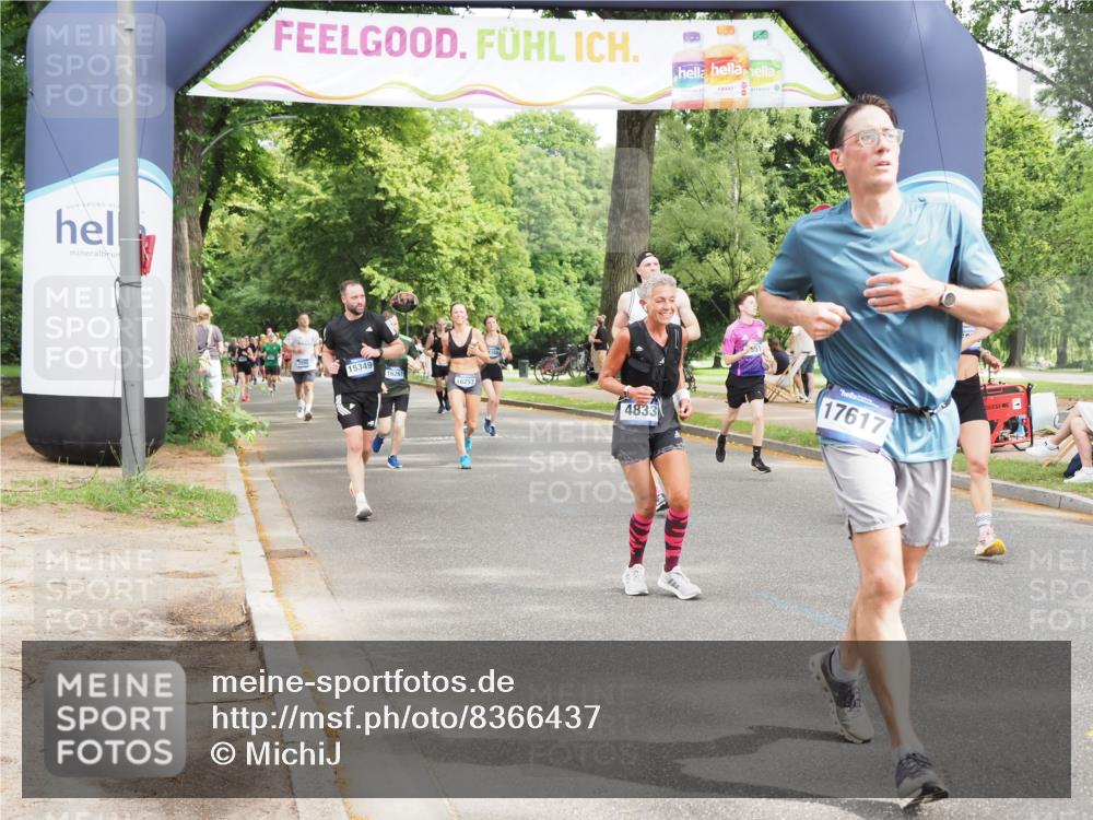 29.06.2025 - hella hamburg halbmarathon MichiJ http://msf.ph/oto/8366437 29.06.2025 10:43:57 Zwischen KM18-KM19 1563, 2417, 2676, 4833, 4940, 4951, 5570, 6835, 9361, 9488, 9907, 11554, 13523, 14867, 17617, 17779 meine-sportfotos.de