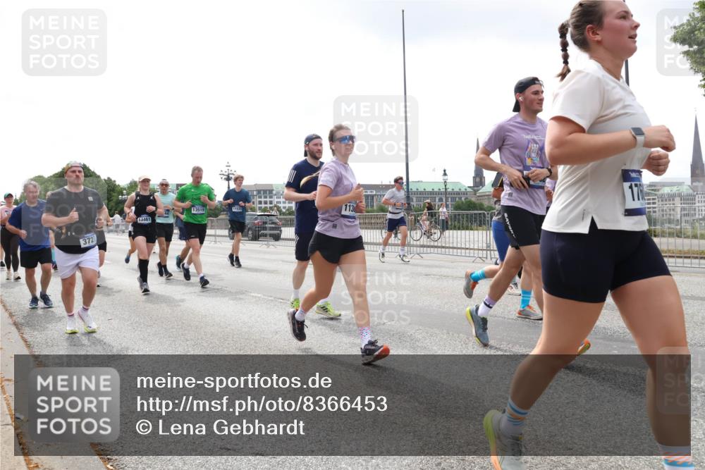 29.06.2025 - hella hamburg halbmarathon Lena Gebhardt http://msf.ph/oto/8366453 29.06.2025 10:39:29 Lombardsbrücke 13519, 11533, 13461, 113, 3727, 178, 1760, 1856, 1883, 2092, 2571, 2574, 2578, 2843, 2893, 2976, 2998, 3275, 3353, 3727, 3745, 4298, 4410, 4523, 4603, 4609, 4659, 4752, 4855, 4882, 5045, 5701, 6112, 6321, 6342, 6343, 6427, 6428, 6611, 6719, 6726, 6739, 6748, 7053, 7125, 7199, 7341, 7429, 7501, 7506, 7524, 7589, 7684, 7815, 8203, 8243, 8457, 8995, 9393, 9420, 9446, 9569, 9698, 9747, 9777, 9974, 9977, 10001, 10072, 10315, 10441, 10512, 10516 meine-sportfotos.de