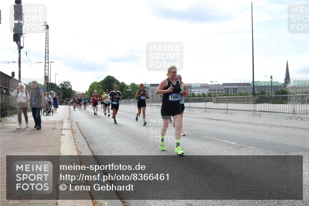 29.06.2025 - hella hamburg halbmarathon Lena Gebhardt http://msf.ph/oto/8366461 29.06.2025 10:14:33 Lombardsbrücke 3020, 8147, 1890, 224, 1406, 1728, 1890, 2046, 2494, 2990, 3020, 3154, 3454, 3691, 3756, 3834, 3939, 4032, 5191, 5670, 5981, 6028, 6083, 6089, 6287, 6366, 6935, 7195, 7209, 7442, 7802, 7840, 7991, 8001, 8055, 8057, 8147, 8409, 8755, 8892, 9173, 9556, 9663, 9709, 9845, 9886, 10224, 10391, 10610, 12467, 12938, 13237, 13285, 13788, 14488, 15840, 16126 meine-sportfotos.de