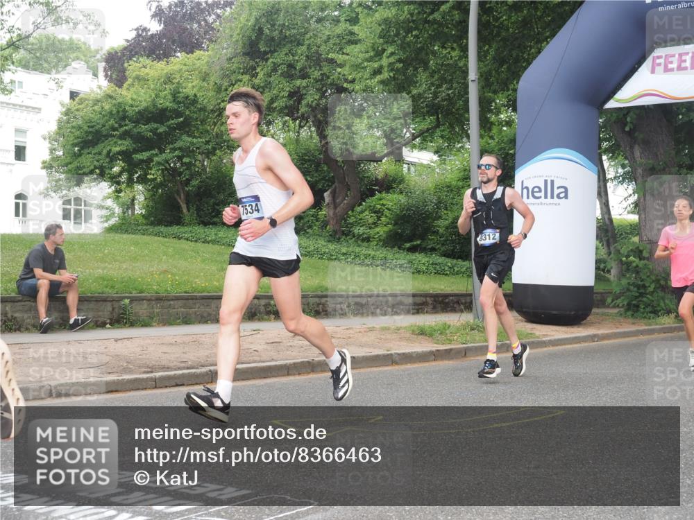 29.06.2025 - hella hamburg halbmarathon KatJ http://msf.ph/oto/8366463 29.06.2025 10:23:05 Zwischen KM18-KM19 1080, 6305, 7534, 8312 meine-sportfotos.de