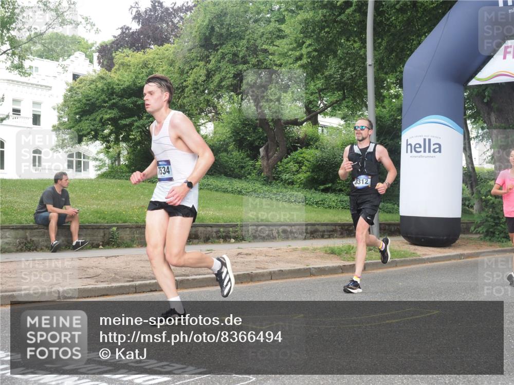 29.06.2025 - hella hamburg halbmarathon KatJ http://msf.ph/oto/8366494 29.06.2025 10:23:05 Zwischen KM18-KM19 1080, 6305, 7534, 8312 meine-sportfotos.de