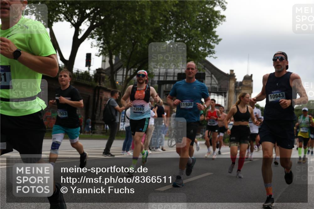 29.06.2025 - hella hamburg halbmarathon Yannick Fuchs http://msf.ph/oto/8366511 29.06.2025 10:53:24 20KM 2006, 2348, 2584, 2957, 2978, 3114, 3181, 3279, 3425, 3983, 4088, 4592, 4796, 5885, 6087, 6220, 6438, 7031, 7223, 7287, 10488, 10587, 10759, 10896, 10943, 11018, 11757, 11935, 11938, 12206, 12261, 12564, 12633, 12736, 12779, 12862, 13583, 13761, 14567, 14732, 14902, 14928, 14965, 15232, 15284, 15785, 16227, 16341, 16754, 16910, 16915, 16980, 17176, 17304, 17503, 17630, 18467, 18485, 18716, 18855, 19015, 19160 meine-sportfotos.de
