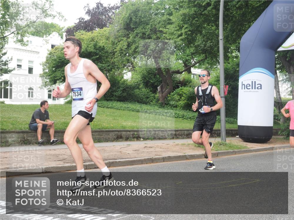 29.06.2025 - hella hamburg halbmarathon KatJ http://msf.ph/oto/8366523 29.06.2025 10:23:05 Zwischen KM18-KM19 1080, 6305, 7534, 8312 meine-sportfotos.de