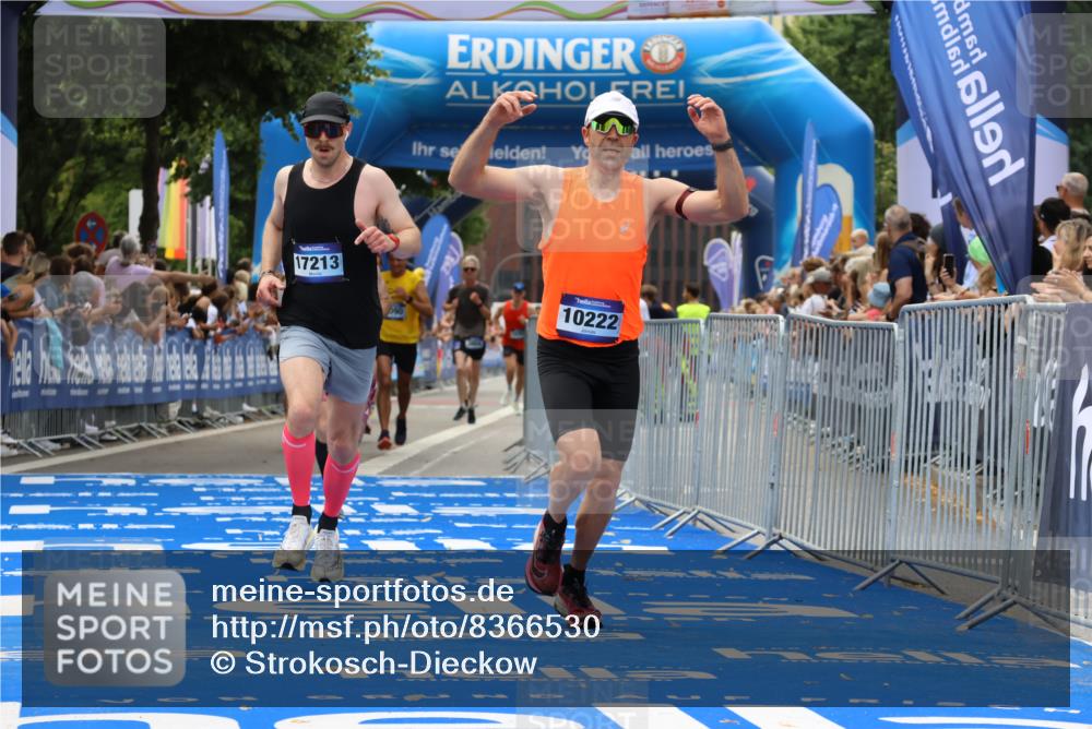 29.06.2025 - hella hamburg halbmarathon Strokosch-Dieckow http://msf.ph/oto/8366530 29.06.2025 10:28:36 Ziel 1953, 3968, 6090, 10222, 15655, 17213, 17374 meine-sportfotos.de