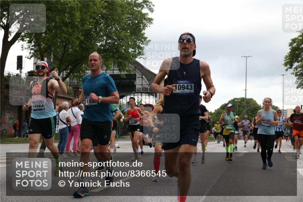 29.06.2025 - hella hamburg halbmarathon Yannick Fuchs http://msf.ph/oto/8366545 29.06.2025 10:53:24 20KM 2006, 2348, 2584, 2957, 2978, 3114, 3181, 3279, 3425, 3983, 4088, 4592, 4796, 5885, 6087, 6220, 6438, 7031, 7223, 7287, 10488, 10587, 10759, 10896, 10943, 11018, 11757, 11935, 11938, 12206, 12261, 12564, 12633, 12736, 12779, 12862, 13583, 13761, 14567, 14732, 14902, 14928, 14965, 15232, 15284, 15785, 16227, 16341, 16754, 16910, 16915, 16980, 17176, 17304, 17503, 17630, 18467, 18485, 18716, 18855, 19015, 19160 meine-sportfotos.de