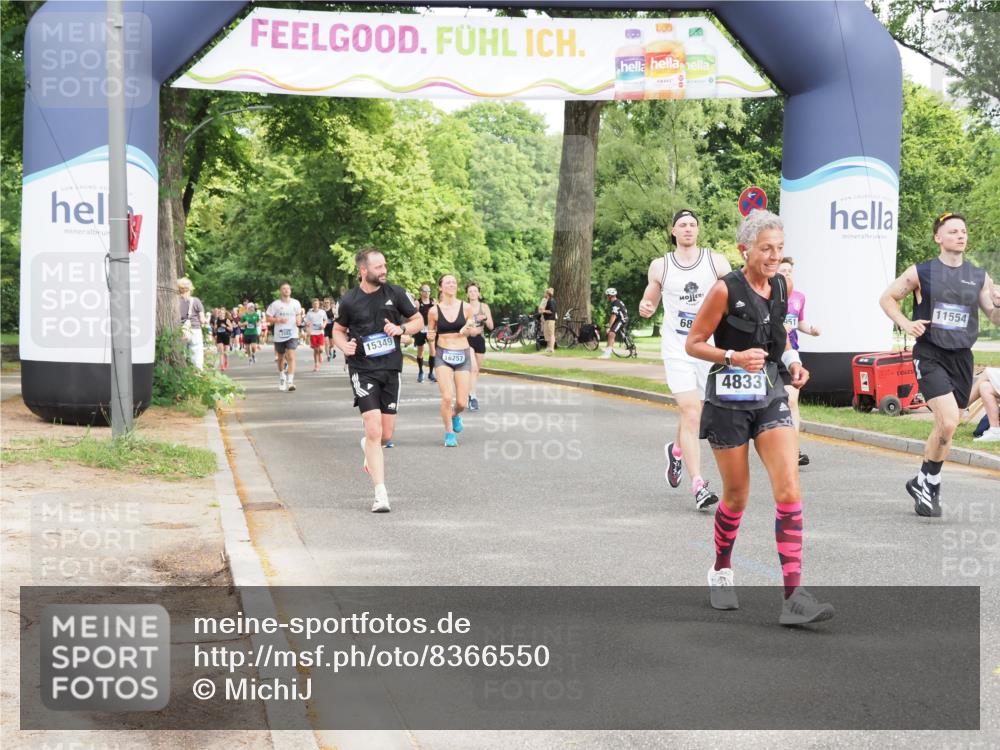 29.06.2025 - hella hamburg halbmarathon MichiJ http://msf.ph/oto/8366550 29.06.2025 10:43:57 Zwischen KM18-KM19 1563, 2417, 2676, 4833, 4940, 4951, 5570, 6835, 9361, 9488, 9907, 11554, 13523, 14867, 17617, 17779 meine-sportfotos.de