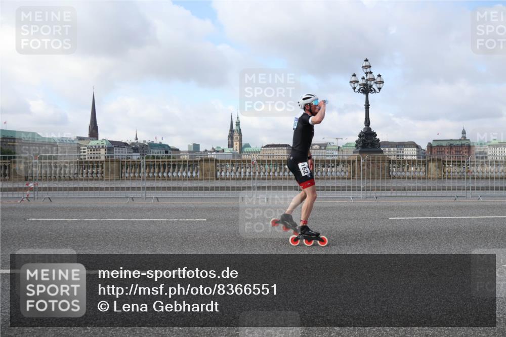 29.06.2025 - hella hamburg halbmarathon Lena Gebhardt http://msf.ph/oto/8366551 29.06.2025 08:49:07 Lombardsbrücke 162 meine-sportfotos.de