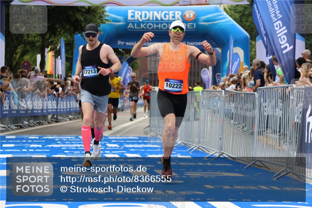 29.06.2025 - hella hamburg halbmarathon Strokosch-Dieckow http://msf.ph/oto/8366555 29.06.2025 10:28:36 Ziel 1953, 3968, 6090, 10222, 15655, 17213, 17374 meine-sportfotos.de