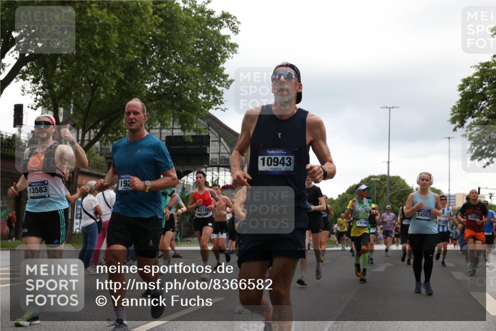 29.06.2025 - hella hamburg halbmarathon Yannick Fuchs http://msf.ph/oto/8366582 29.06.2025 10:53:24 20KM 2006, 2348, 2584, 2957, 2978, 3114, 3181, 3279, 3425, 3983, 4088, 4592, 4796, 5885, 6087, 6220, 6438, 7031, 7223, 7287, 10488, 10587, 10759, 10896, 10943, 11018, 11757, 11935, 11938, 12206, 12261, 12564, 12633, 12736, 12779, 12862, 13583, 13761, 14567, 14732, 14902, 14928, 14965, 15232, 15284, 15785, 16227, 16341, 16754, 16910, 16915, 16980, 17176, 17304, 17503, 17630, 18467, 18485, 18716, 18855, 19015, 19160 meine-sportfotos.de