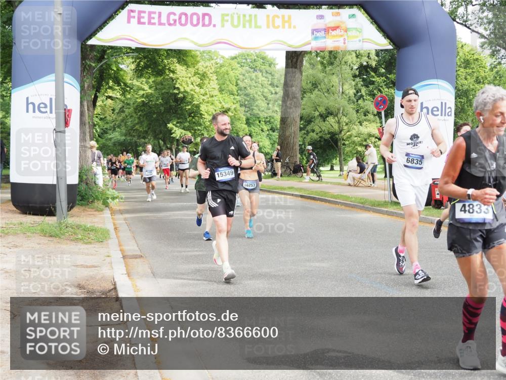 29.06.2025 - hella hamburg halbmarathon MichiJ http://msf.ph/oto/8366600 29.06.2025 10:43:58 Zwischen KM18-KM19 2417, 2676, 4833, 4940, 4951, 5570, 6835, 9361, 11554, 13523, 14867, 15349, 16257, 17617, 17779 meine-sportfotos.de