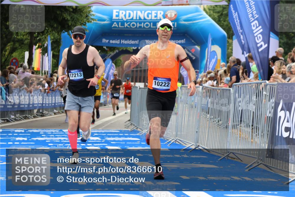 29.06.2025 - hella hamburg halbmarathon Strokosch-Dieckow http://msf.ph/oto/8366610 29.06.2025 10:28:36 Ziel 1953, 3968, 6090, 10222, 15655, 17213, 17374 meine-sportfotos.de