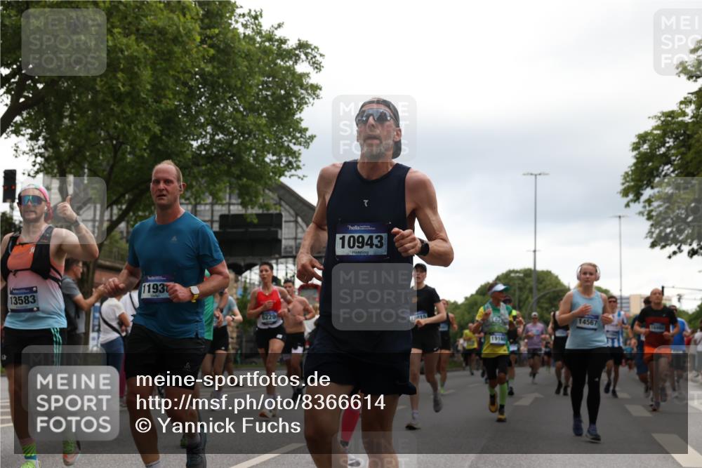 29.06.2025 - hella hamburg halbmarathon Yannick Fuchs http://msf.ph/oto/8366614 29.06.2025 10:53:24 20KM 2006, 2348, 2584, 2957, 2978, 3114, 3181, 3279, 3425, 3983, 4088, 4592, 4796, 5885, 6087, 6220, 6438, 7031, 7223, 7287, 10488, 10587, 10759, 10896, 10943, 11018, 11757, 11935, 11938, 12206, 12261, 12564, 12633, 12736, 12779, 12862, 13583, 13761, 14567, 14732, 14902, 14928, 14965, 15232, 15284, 15785, 16227, 16341, 16754, 16910, 16915, 16980, 17176, 17304, 17503, 17630, 18467, 18485, 18716, 18855, 19015, 19160 meine-sportfotos.de