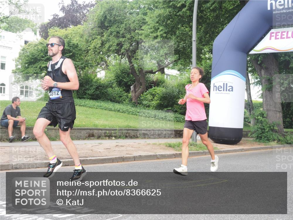 29.06.2025 - hella hamburg halbmarathon KatJ http://msf.ph/oto/8366625 29.06.2025 10:23:06 Zwischen KM18-KM19 1080, 6305, 7534, 8312 meine-sportfotos.de