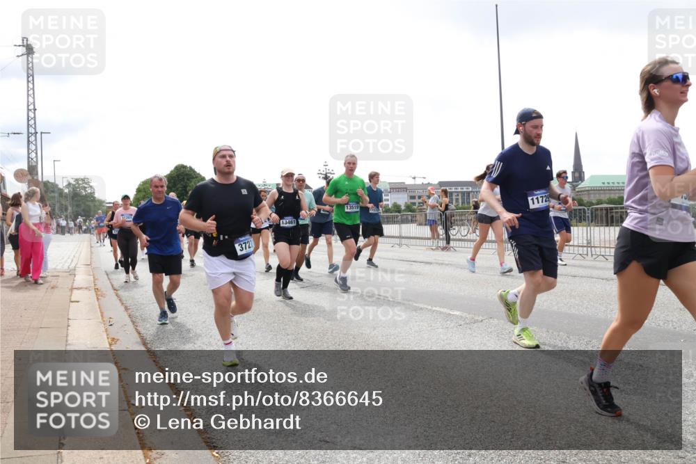 29.06.2025 - hella hamburg halbmarathon Lena Gebhardt http://msf.ph/oto/8366645 29.06.2025 10:39:29 Lombardsbrücke 1201, 13461, 3727, 13519, 11553, 11729, 1760, 1856, 1883, 2092, 2571, 2574, 2578, 2843, 2893, 2976, 2998, 3275, 3353, 3727, 3745, 4298, 4410, 4523, 4603, 4609, 4659, 4752, 4855, 4882, 5045, 5701, 6112, 6321, 6342, 6343, 6427, 6428, 6611, 6719, 6726, 6739, 6748, 7053, 7125, 7199, 7341, 7429, 7501, 7506, 7524, 7589, 7684, 7815, 8203, 8243, 8457, 8995, 9393, 9420, 9446, 9569, 9698, 9747, 9777, 9974, 9977, 10001, 10072, 10315, 10441, 10512, 10516 meine-sportfotos.de