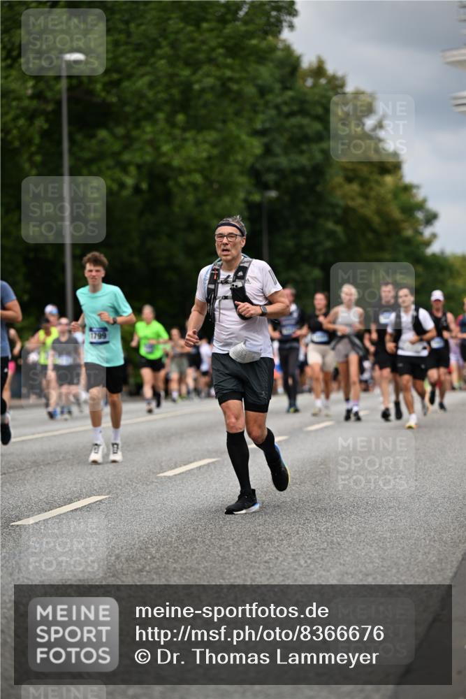 29.06.2025 - hella hamburg halbmarathon Dr. Thomas Lammeyer http://msf.ph/oto/8366676 29.06.2025 10:41:49 Kennedybrücke 1337, 1339, 1799, 1819, 2016, 2031, 2104, 2272, 2480, 2853, 4347, 4442, 4618, 4762, 5146, 5522, 5523, 5640, 5940, 6243, 6584, 6821, 6955, 7085, 7124, 7321, 7544, 8499, 8758, 8811, 8843, 8985, 9288, 9894, 10159, 10476, 10506, 10836, 10919 meine-sportfotos.de