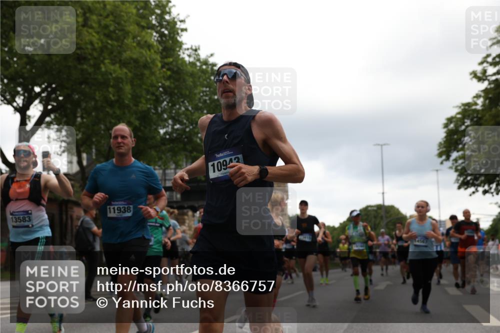 29.06.2025 - hella hamburg halbmarathon Yannick Fuchs http://msf.ph/oto/8366757 29.06.2025 10:53:24 20KM 2006, 2348, 2584, 2957, 2978, 3114, 3181, 3279, 3425, 3983, 4088, 4592, 4796, 5885, 6087, 6220, 6438, 7031, 7223, 7287, 10488, 10587, 10759, 10896, 10943, 11018, 11757, 11935, 11938, 12206, 12261, 12564, 12633, 12736, 12779, 12862, 13583, 13761, 14567, 14732, 14902, 14928, 14965, 15232, 15284, 15785, 16227, 16341, 16754, 16910, 16915, 16980, 17176, 17304, 17503, 17630, 18467, 18485, 18716, 18855, 19015, 19160 meine-sportfotos.de