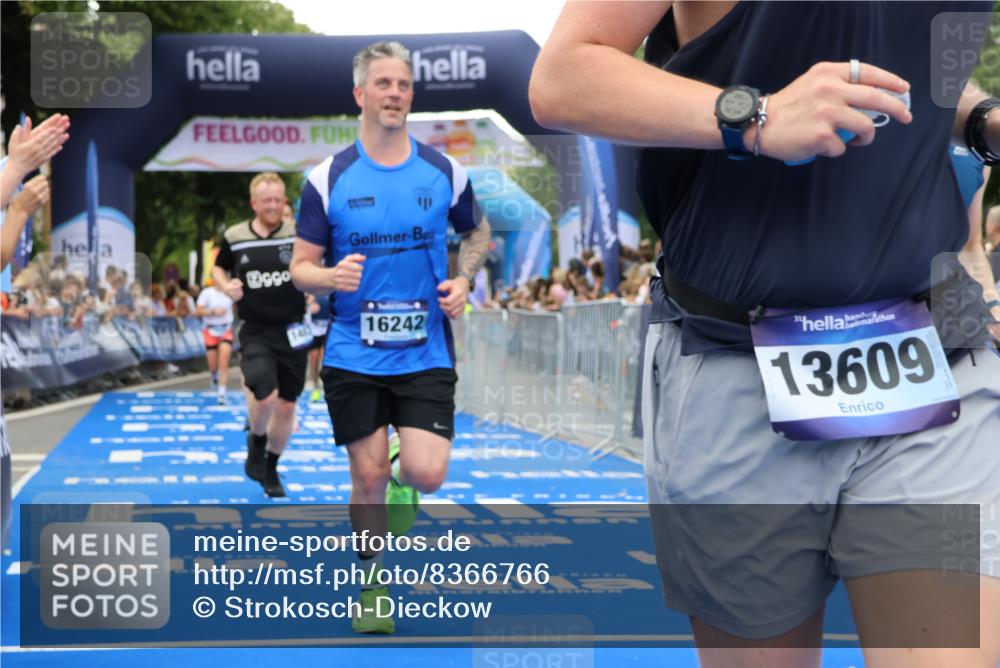 29.06.2025 - hella hamburg halbmarathon Strokosch-Dieckow http://msf.ph/oto/8366766 29.06.2025 10:50:19 Ziel 4247, 4933, 6795, 7930, 7932, 8899, 8921, 10371, 12035, 12624, 12949, 13609, 13690, 14034, 15620, 16000, 16242, 18394, 18499, 18811, 19040 meine-sportfotos.de