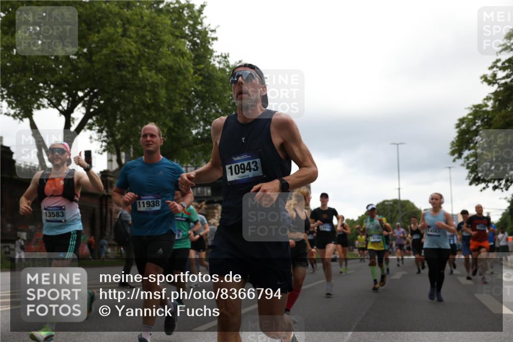 29.06.2025 - hella hamburg halbmarathon Yannick Fuchs http://msf.ph/oto/8366794 29.06.2025 10:53:24 20KM 2006, 2348, 2584, 2957, 2978, 3114, 3181, 3279, 3425, 3983, 4088, 4592, 4796, 5885, 6087, 6220, 6438, 7031, 7223, 7287, 10488, 10587, 10759, 10896, 10943, 11018, 11757, 11935, 11938, 12206, 12261, 12564, 12633, 12736, 12779, 12862, 13583, 13761, 14567, 14732, 14902, 14928, 14965, 15232, 15284, 15785, 16227, 16341, 16754, 16910, 16915, 16980, 17176, 17304, 17503, 17630, 18467, 18485, 18716, 18855, 19015, 19160 meine-sportfotos.de
