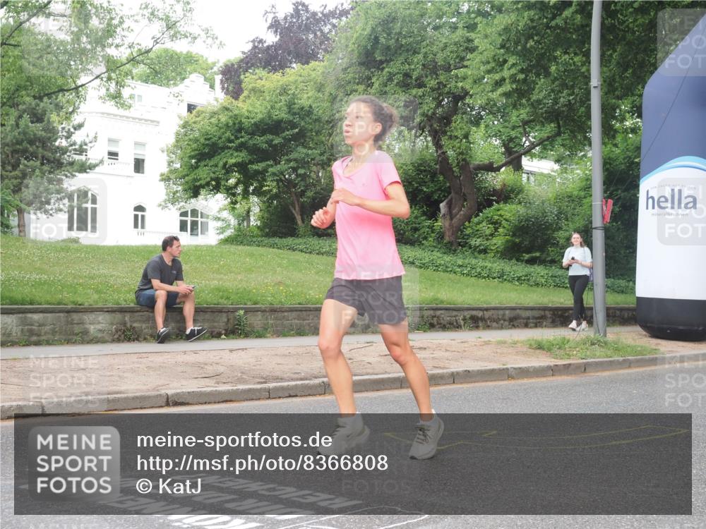 29.06.2025 - hella hamburg halbmarathon KatJ http://msf.ph/oto/8366808 29.06.2025 10:23:07 Zwischen KM18-KM19 1080, 7534, 8312 meine-sportfotos.de